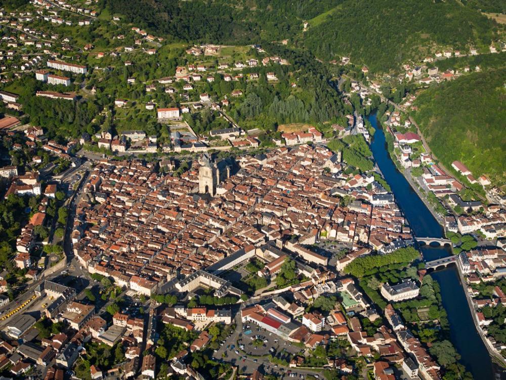 Au Temps D'Antan Apartamento Villefranche-de-Rouergue Exterior foto